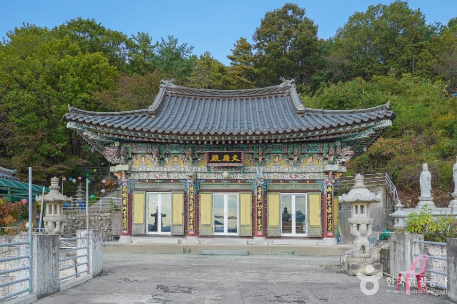 Jeongamsa Temple in Seoul