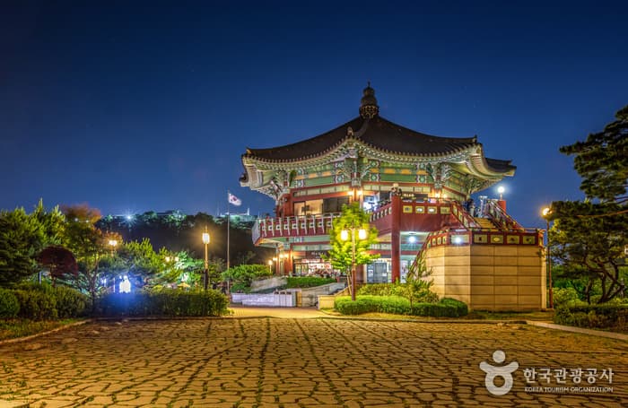 Bugak Sky Pavilion in Seoul