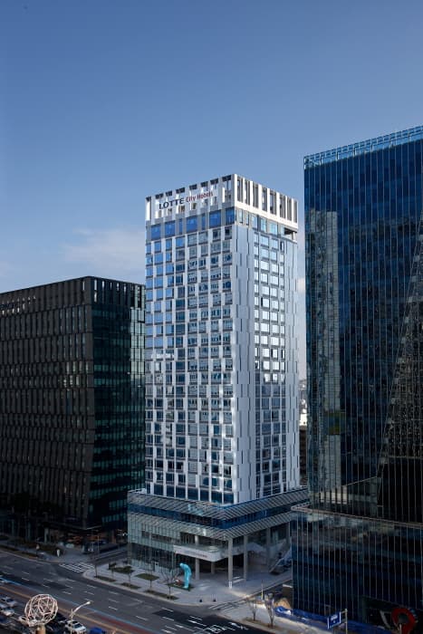 Lotte City Hotel Myeongdong in Seoul